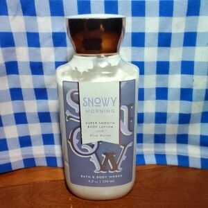 Bath & Body Works Snowy Morning Body Lotion - White and Purple